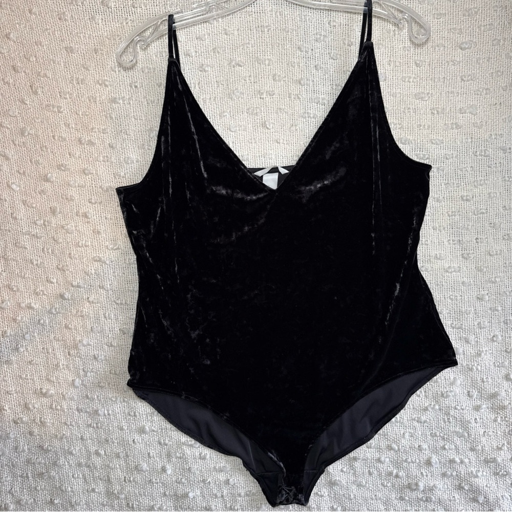 H&M XL Black Velvet Bodysuit‎ one piece spaghetti strap V neck Goth Grunge